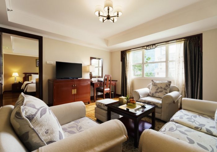 EXECUTIVE GOVERNOR SUITE