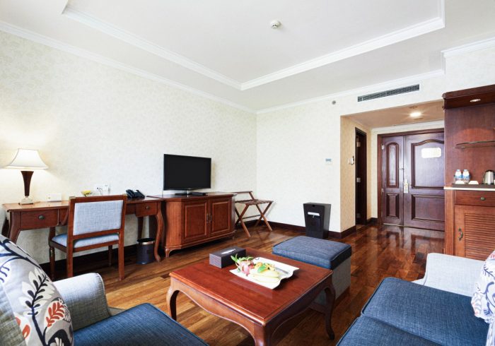 GOVERNOR SUITE