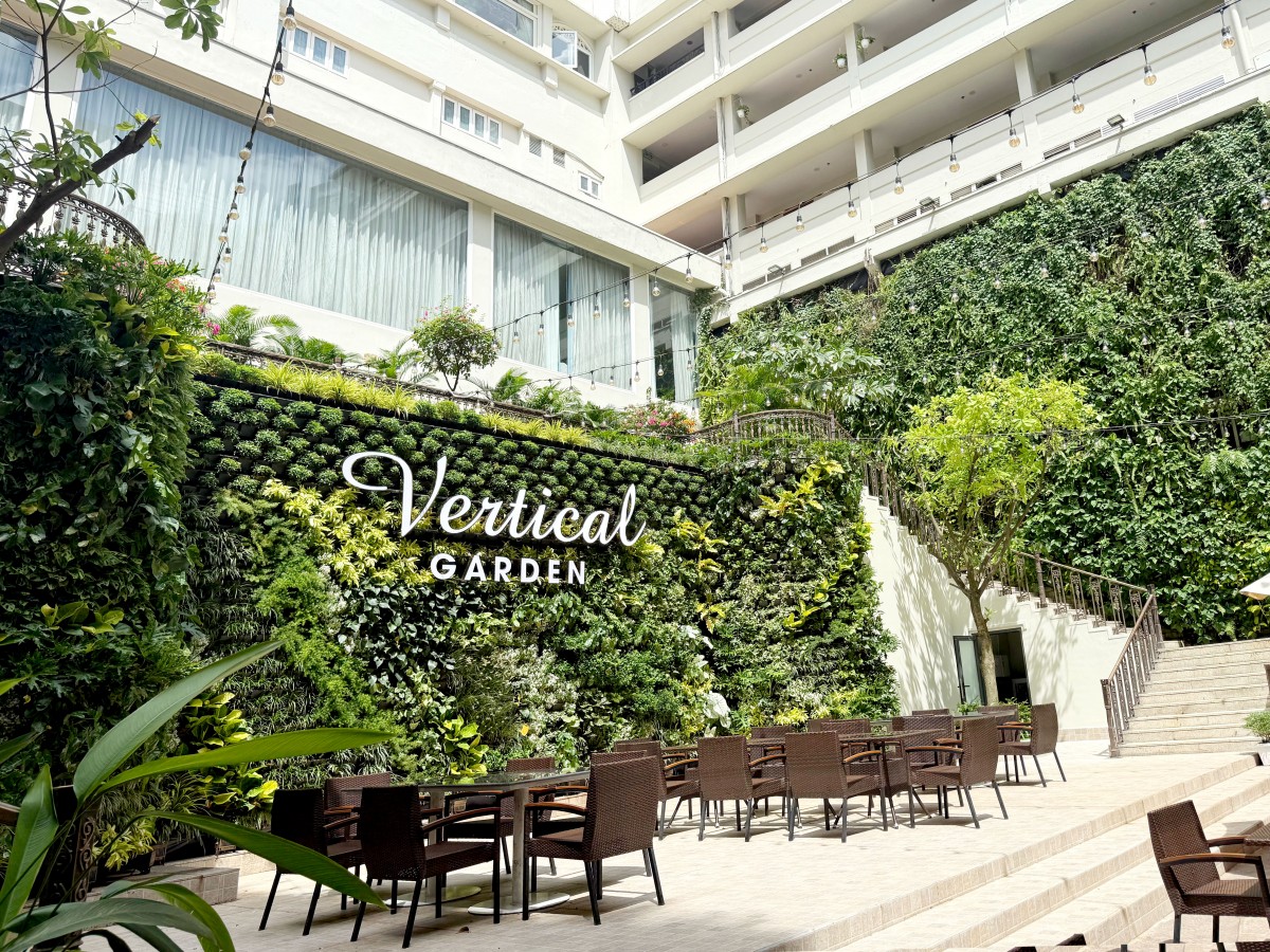 VERTICAL GARDEN